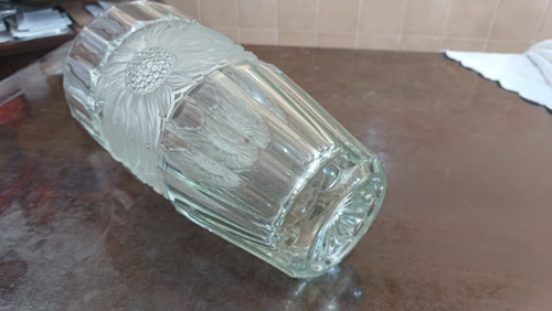 Grande Vaso De Mesa Em Cristal Trabalhado (Usado)