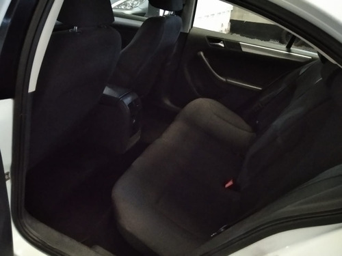 Wolkswagen Vento Advance 2.0 (2015)
