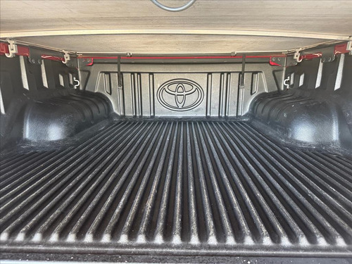 Toyota Hilux 2.8 D-4D TURBO DIESEL CD SRX 4X4 AUTOMÁTICO