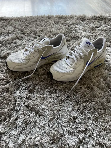 Tenis nike suela transparente hotsell