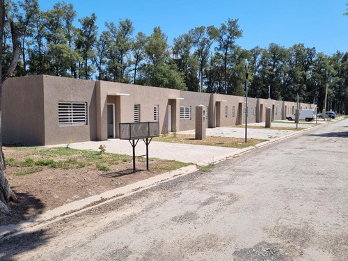 Imagen 20 de 26 de Casa En Venta 3 Ambientes- Grand Bourg