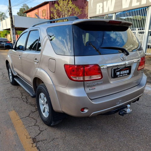 Imagem 4 de 13 de Hilux Sw4 3.0 4x4 Diesel 2008, Automática, Super Conservada