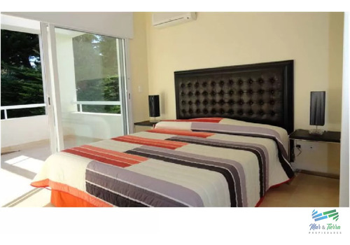Vendo Casa De 4 Dormitorios Con Piscina En Barrio Privado, Playa Mansa, Punta Del Este