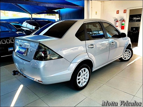 Imagem 1 de 8 de Ford Fiesta Sedan 1.6 16v