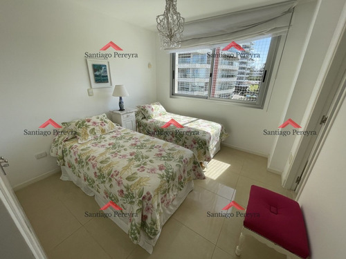Imagen 14 de 25 de Amplio Apartamento De 3 Dormitorios + Dependencia A 100 Metros Del Mar