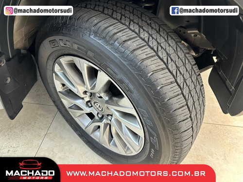 Toyota Hilux SW4 2.8 D-4D TURBO DIESEL SRX 7L 4X4 AUTOMÁTICO