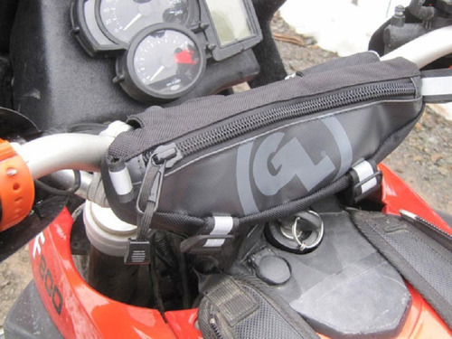 Imagen 8 de 9 de Bolso Manillar Giant Loop Zigzag 1.5lts. Estanco
