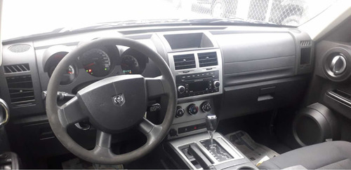 Imagen 10 de 15 de Dodge Nitro 2011 3.7 Slt Premium 4x2 At