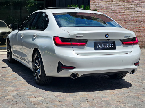BMW Serie 3 3.0 330i Sedan Sport Line 252cv