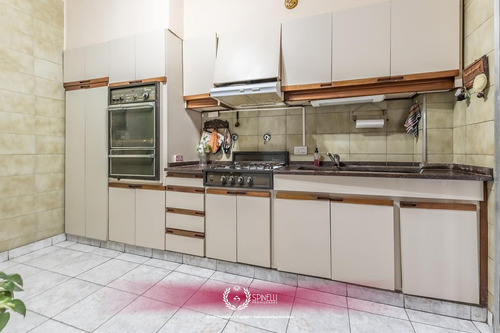 Venta Casa Terreno 126m² En Boedo Almagro Con 277m² Construidos 3 Terrazas Patio Quincho Parrilla