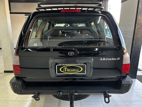 Toyota Hilux SW4 3.0 4X4 8V TURBO DIESEL 4P MANUAL
