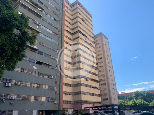 Apartamento En Base Aragua, Res. Luis Xv, Maracay 012jsc