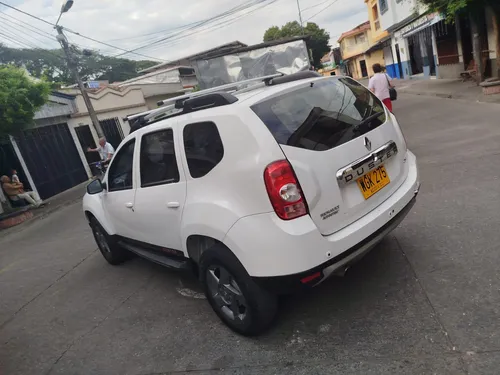 Vendo Duster Modelo 2015 4x4