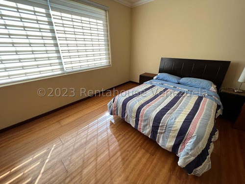 Ss: Vende Casa 23-19071 En Prados Del Este De 640 M2, 6h/6b/5pe