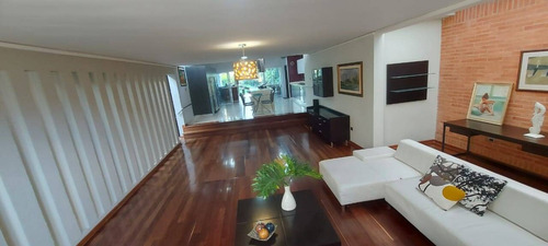 Meb Venta Moderna Casa Con Amplio Terreno De 1.500m2 Villas Laguna Club Guataparo Valencia 254649