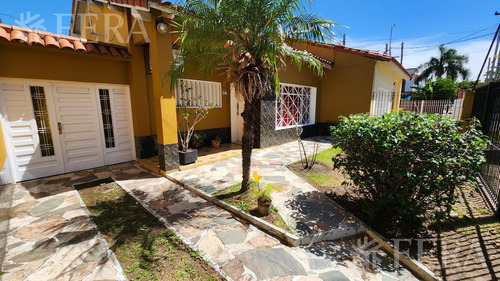 Venta De Casa 3 Ambientes Con Jardín, Cochera Y Patio Con Quincho En Wilde