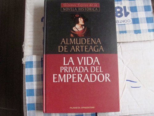 La Vida Privada Del Emperador , Año 2001