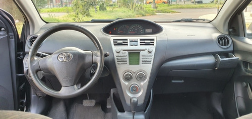 Imagen 12 de 15 de Toyota Yaris 2010 1.5 Sedan Core Aa At
