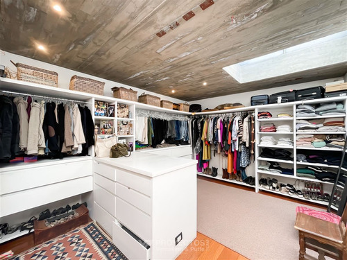 Casa En Venta De 8 Dorm. En Lo Barnechea