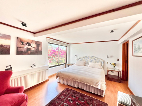 En Venta Encantadora Y Sólida Casa Con Linda Vista, Zapallar