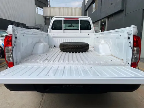 Nissan NP300 2.5 Pick Up AC Mt