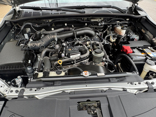 Toyota Hilux SW4 2.7 SR 7 LUGARES 4X2 16V FLEX 4P AUTOMÁTICO