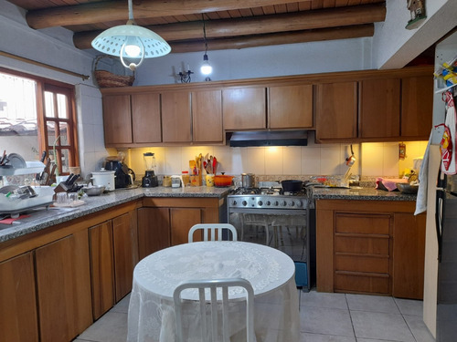 Vendo Hermosa Y Amplia Casa. Sector San José Del Valle. Frente A Supermercado Santa María