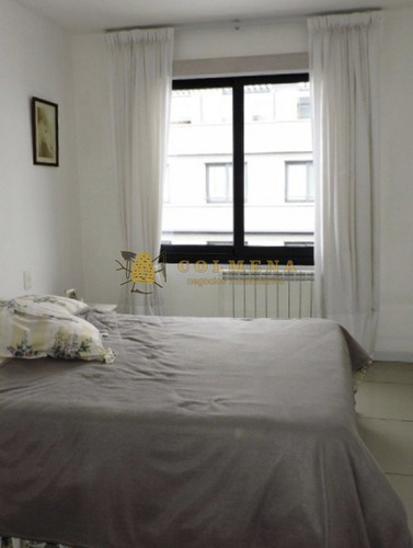 Apto Con Excelente Vista, Cuenta Con Terraza Con Parrillero. Consulte!!!!- Ref: 2525