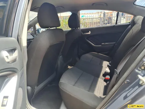Kia Cerato Pro 1.6cc Mt Aa 4x2