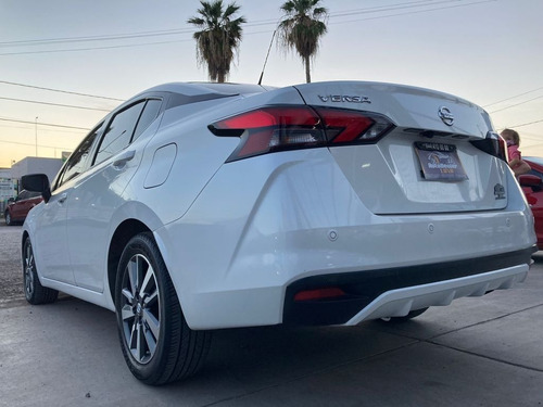 Imagen 8 de 15 de Nissan Versa Advance, 2020