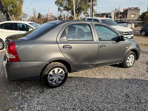 Toyota Etios 1.5 Sedan X