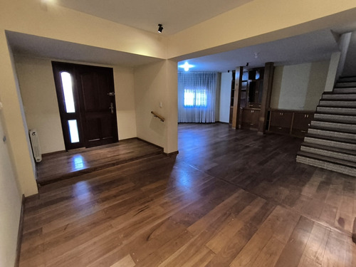 Alto Alberdi - Casa En Venta - 5 Dormitorios