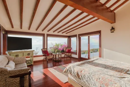 Casa En Venta En Las Palmas. Cod V11168