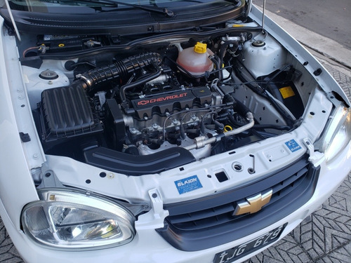 Imagen 14 de 17 de Chevrolet Corsa 2010 1.4 Cargo