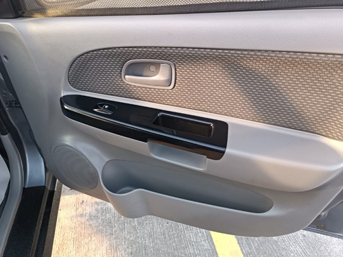Imagen 9 de 12 de Kia Rio Stykus Ls