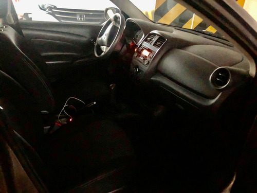 Imagen 3 de 10 de Nissan Versa