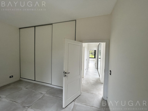 Venta - Casa A Estrenar / Barrio San Joaquin / Exaltación De La Cruz