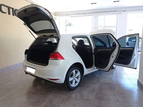 Volkswagen Golf Trendline 1.6 / Mod: 2016