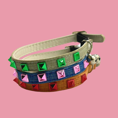 Imagen 2 de 8 de Collar Con Cascabel Y Tachas Para Mascota