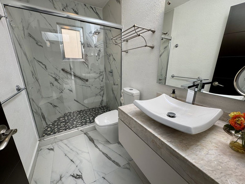Cómoda Residencia De Una Planta- Juriquilla