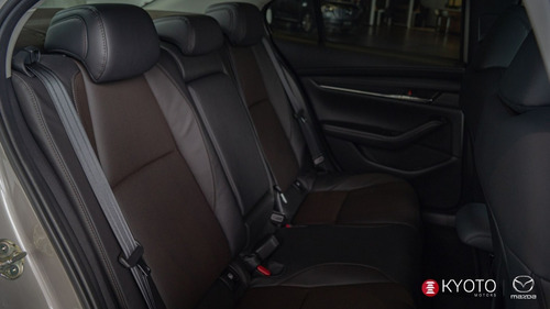 Imagen 13 de 15 de Mazda 3 Sedan Grand Touring Híbrido 2023