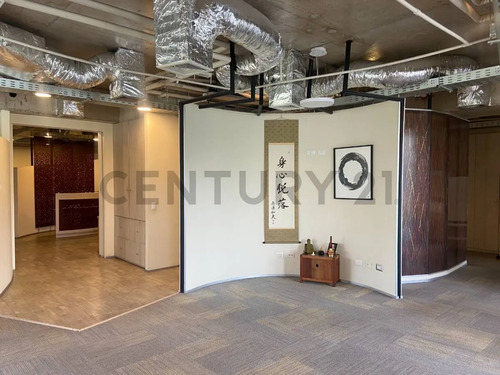 Oficina En Venta, Amoblada, Metro Los Dominicos, Las Condes