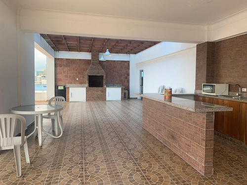 Vendo Segunda Con Terraza En Evaristo Morales 3 Habitaciones