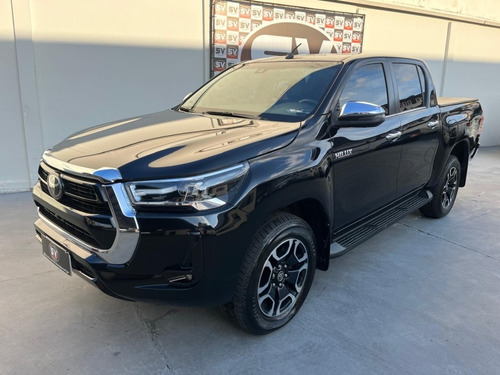 Toyota Hilux 2.8 D-4D TURBO DIESEL CD SRX 4X4 AUTOMÁTICO