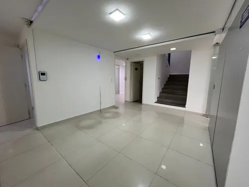 Consultorio En Arriendo/venta En Los Cedros. Cod V16262