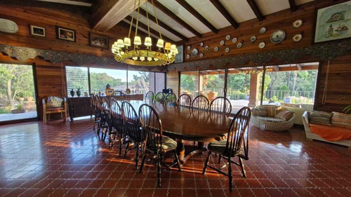 Inigualable Residencia En Venta En Jardines De Ahuatepec, Cuernavaca