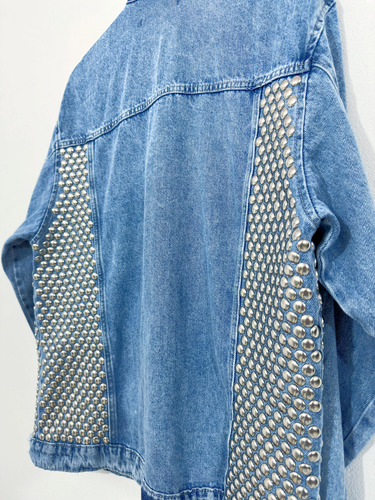 Campera De Jean Con Tachas Oversize Larga Customizada Dama