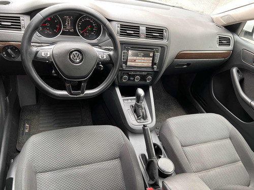 Volkswagen Jetta 2.0 Comfortline Flex 4p