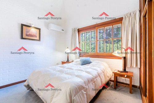 Espectacular Casa De Seis Dormitorios Y Servicio En Venta En Luganoespectacular Casa De Seis Dormitorios Y Servicio En Venta En Lugano
