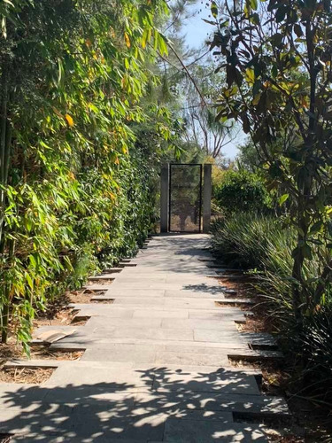 Imagen 2 de 14 de Casa De Campo Moderna, Doble Altura, Alberca Y Jardín.